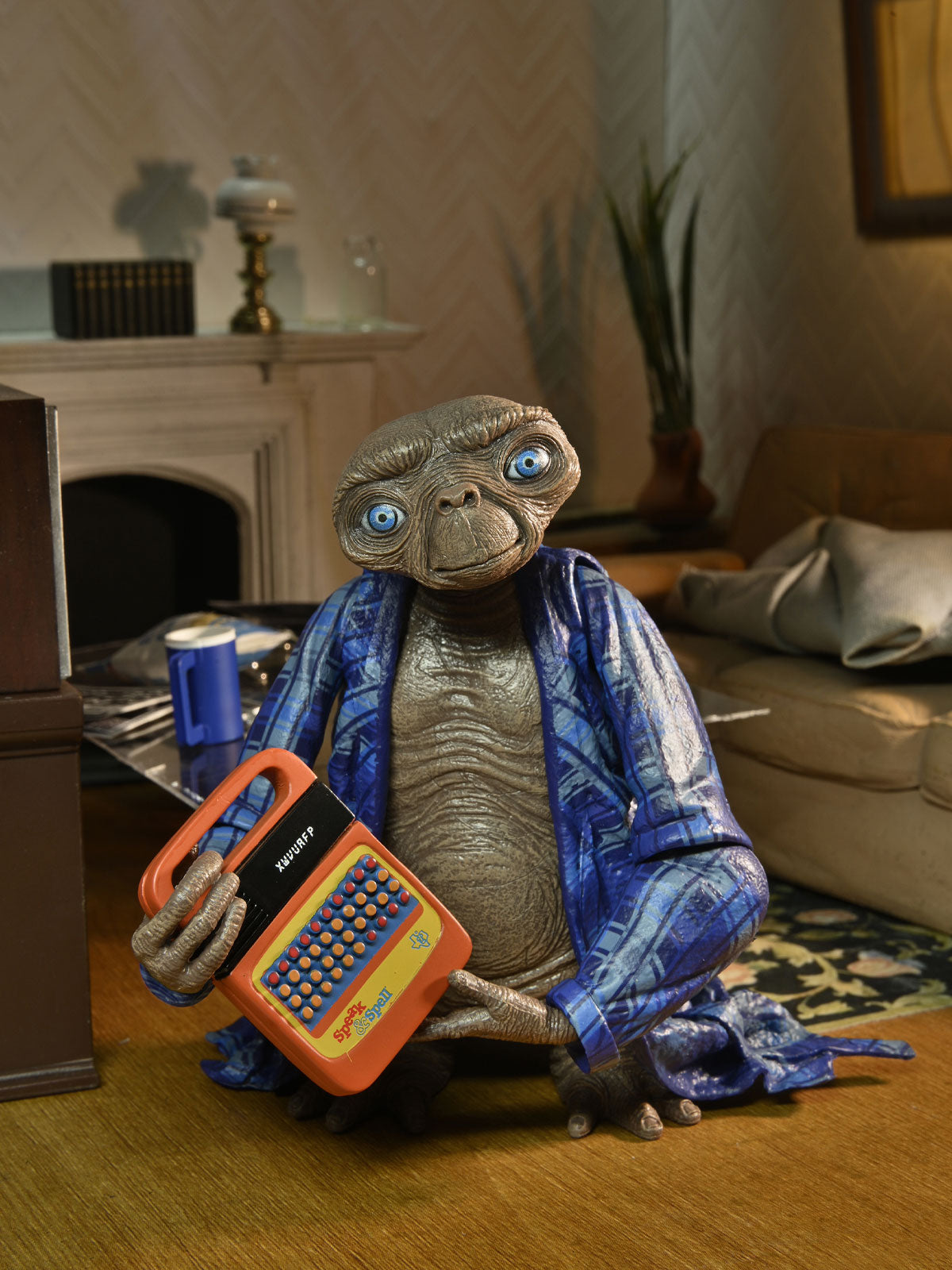 E.T. ULTIMATE TELEPATHIC 40TH ANNIVERSARY 7" FIGURE image 2